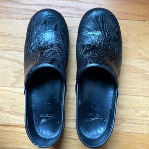 Professional black tooled Dansko Clogs